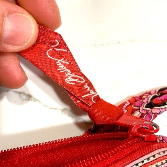 Vera Bradley Frankly Scarlet Red Paisley
Medium Shoulder Bag Handbag Purse Blue - Picture 8 of 8